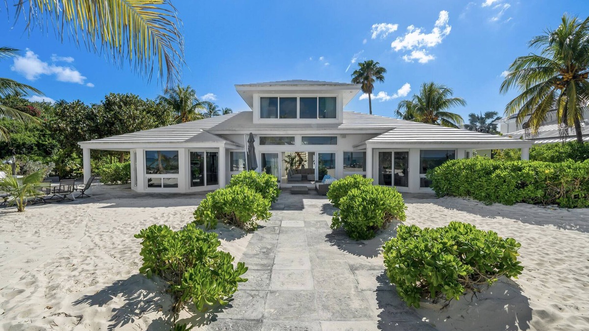 Westwind Villa | Perfect Beachfront House