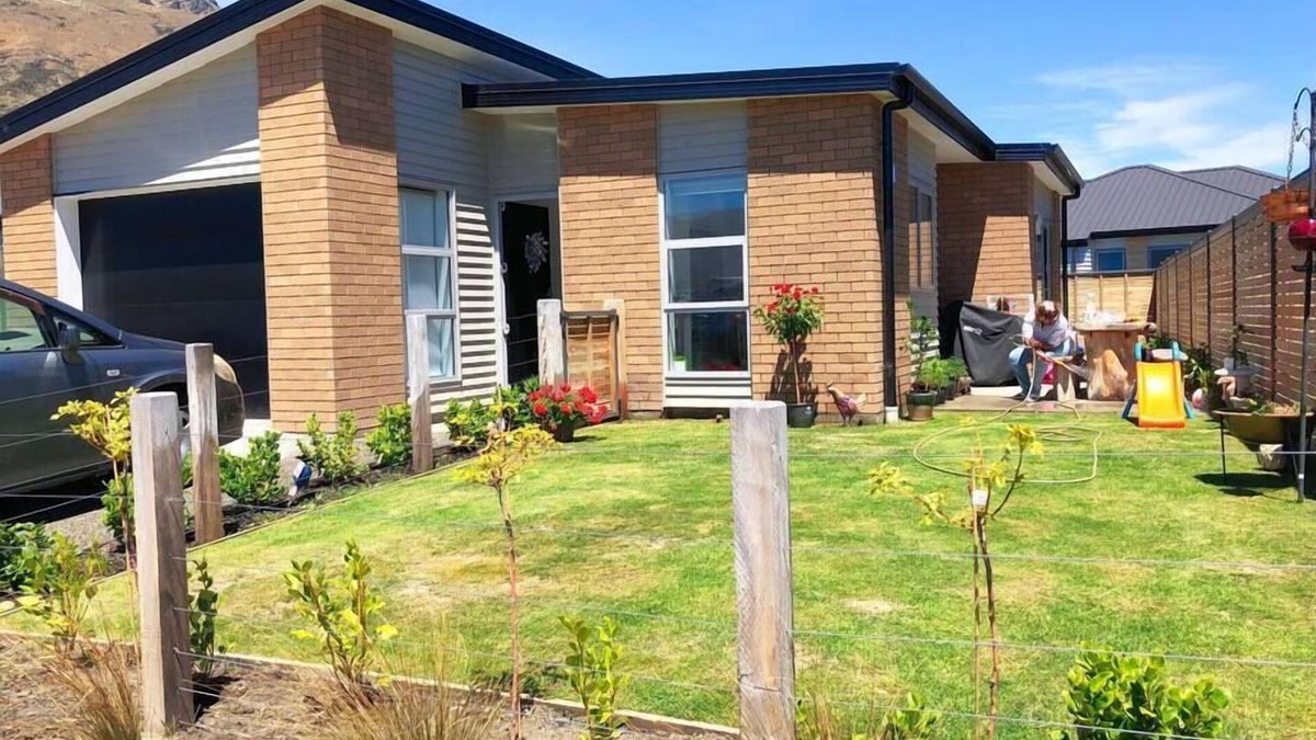 Lower Shotover House | Perfect, Bright and Sunny Home