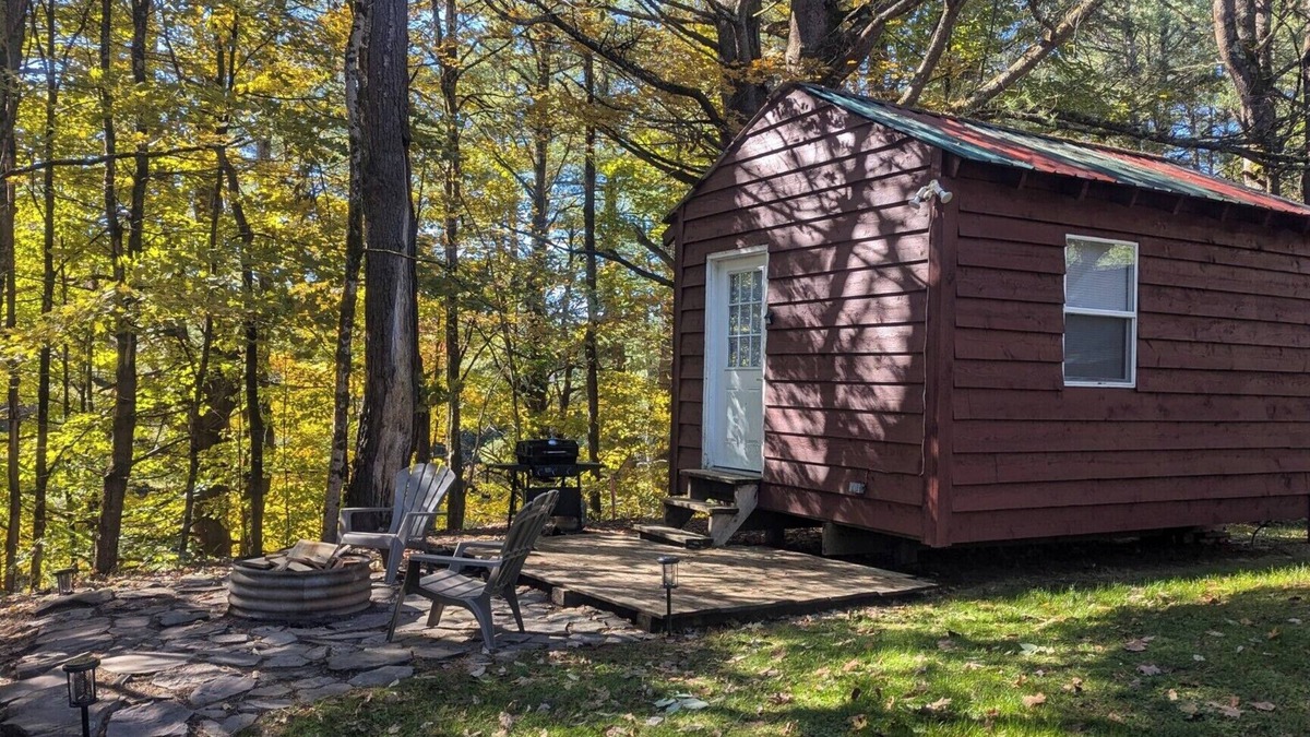Williamstown Cabin | Perfect camping spot 8 min drive to Salmon River access.