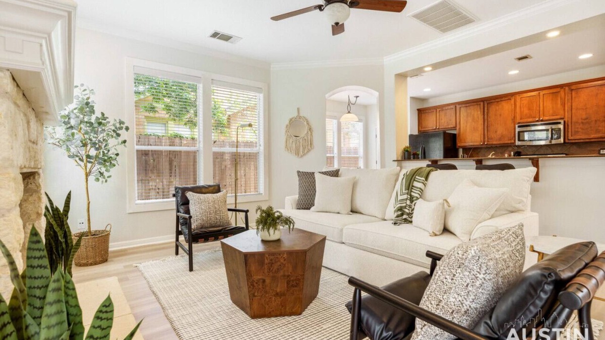 Westfield House | Perfect Central Location + Free Prkg and Cozy Beds