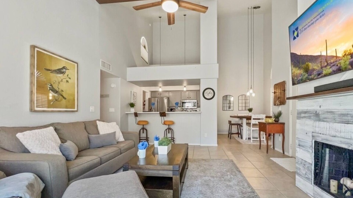 Chandler Condo | Perfect Chandler Getaway – Cozy Condo in the Heart of the East Valley!