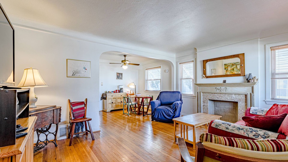 Fairview Park House | Perfect Cleveland 3BR House Westside Suburb Close to Everything Pet Friendly
