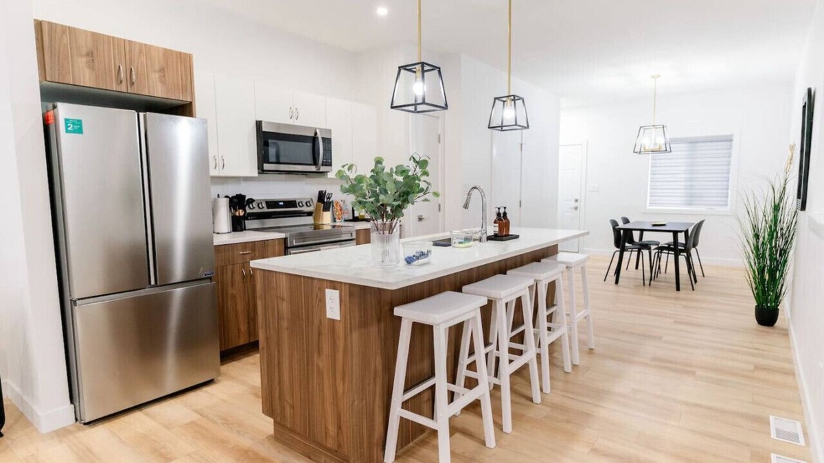 St. James House | Perfect Comfy Retreat | Premium Location Home Stay
