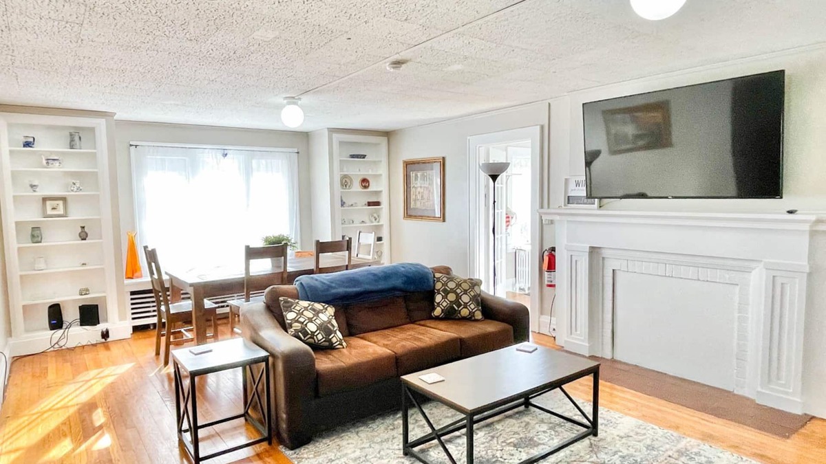 Ithaca Apartment | Perfect Cornell stay- 4 Bdrm 1 bath 1st floor apt Ithaca NY