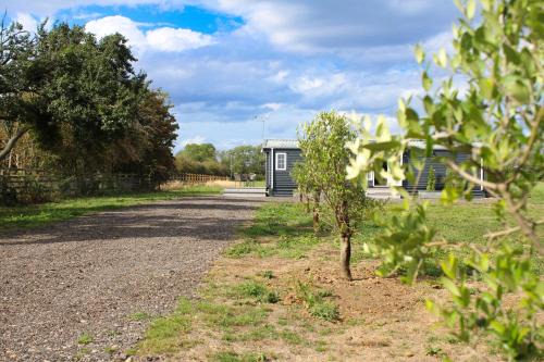 Glentham House | Perfect Couple Retreat, Puppy Lounge & Games Room