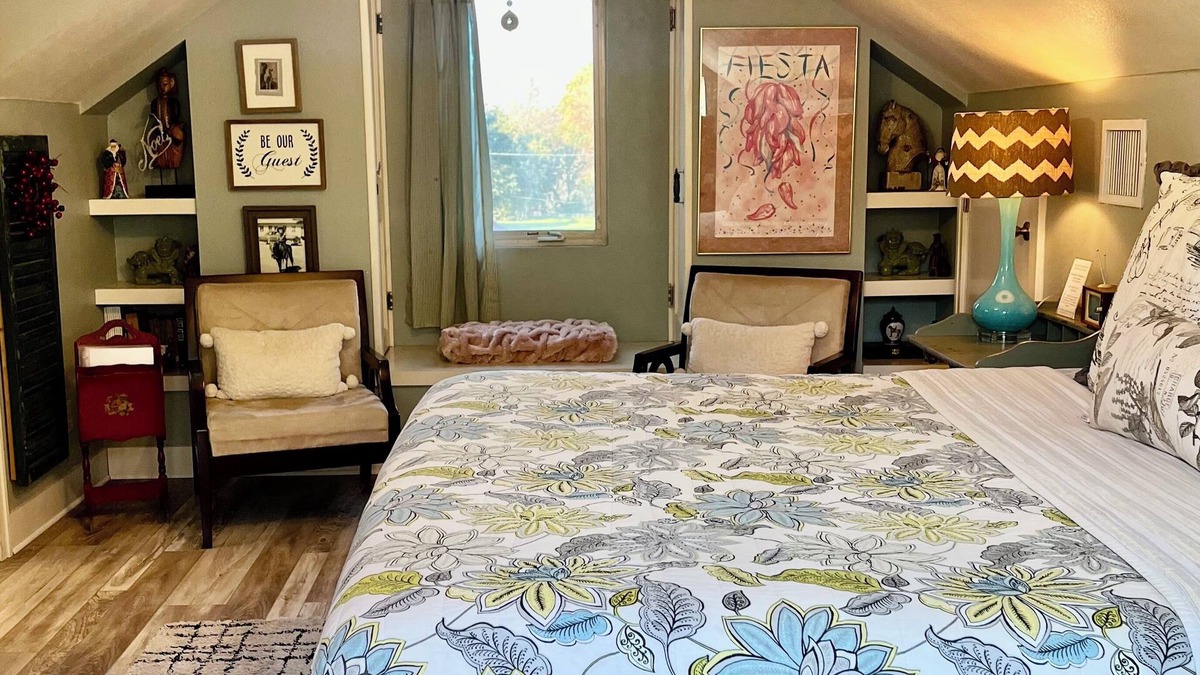 Boerne House | PERFECT COUPLES GET AWAY IN THE HEART OF DOWNTOWN BOERNE!