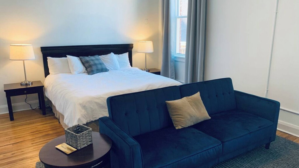 Downtown Toledo Apartment | Perfect downtown apartment for short and long-term stays!