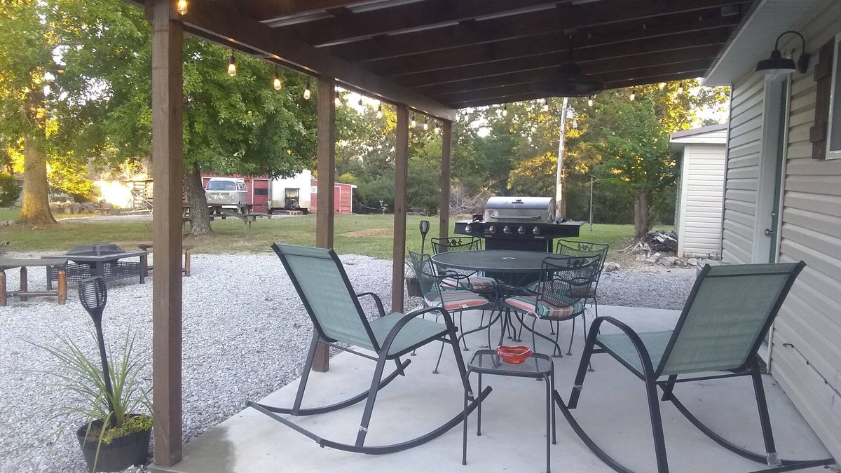 Mountain Home Cabin | Perfect Family Getaway walking distance to boat dock and Norfork Lake.