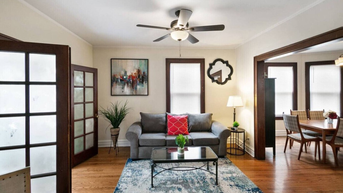 Waukegan Apartment | Perfect family spot near Great Lakes Naval Base!