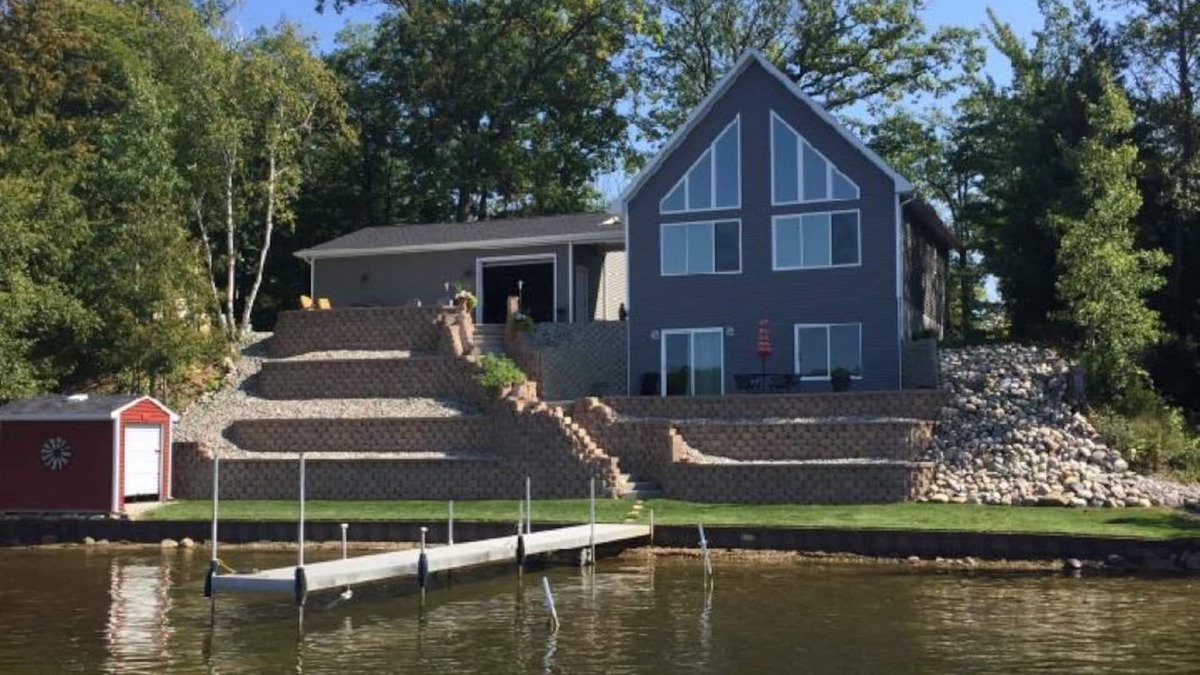Long Lake Cottage | Perfect Family Vacation Spot For All Seasons - on Long Lake - Hale, MI