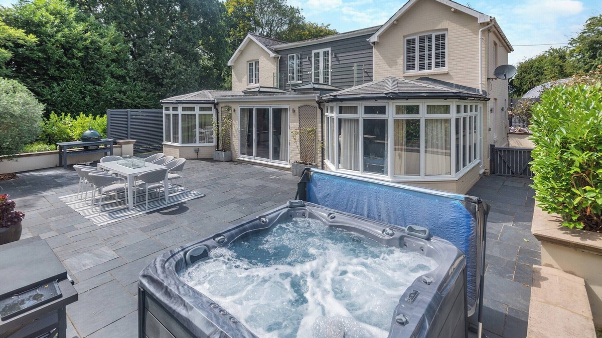 Four Marks Cottage | Perfect for a special occasion or get-together.