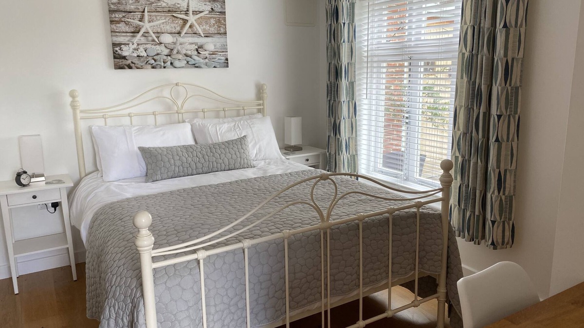 Pagham Apartment | Perfect for beach & nature reserve walks all year round