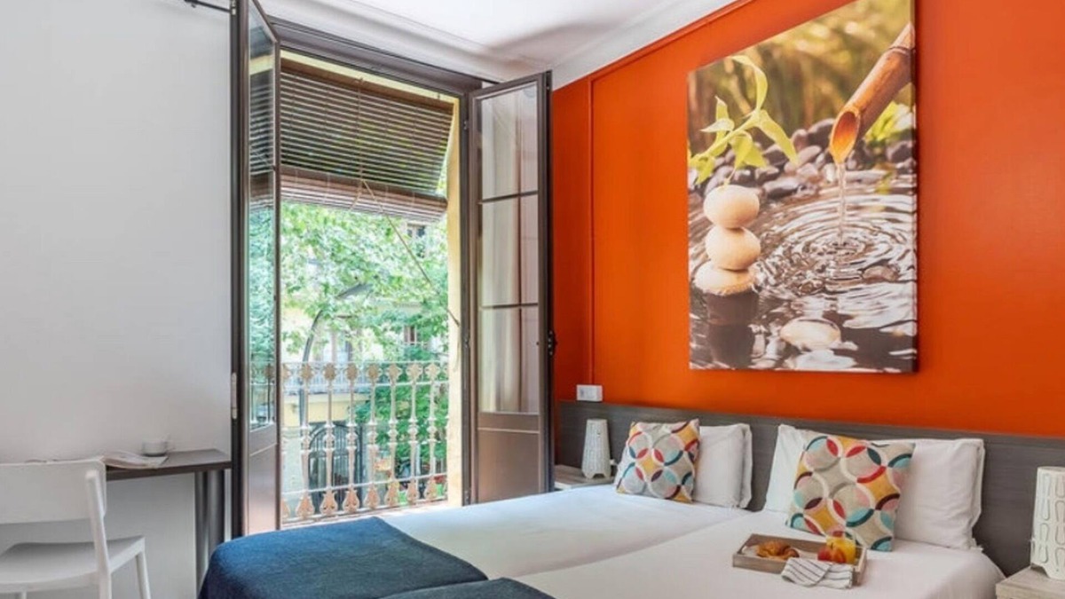 El Poble-sec Apartment | Perfect for big families, business travels and groups of friends!