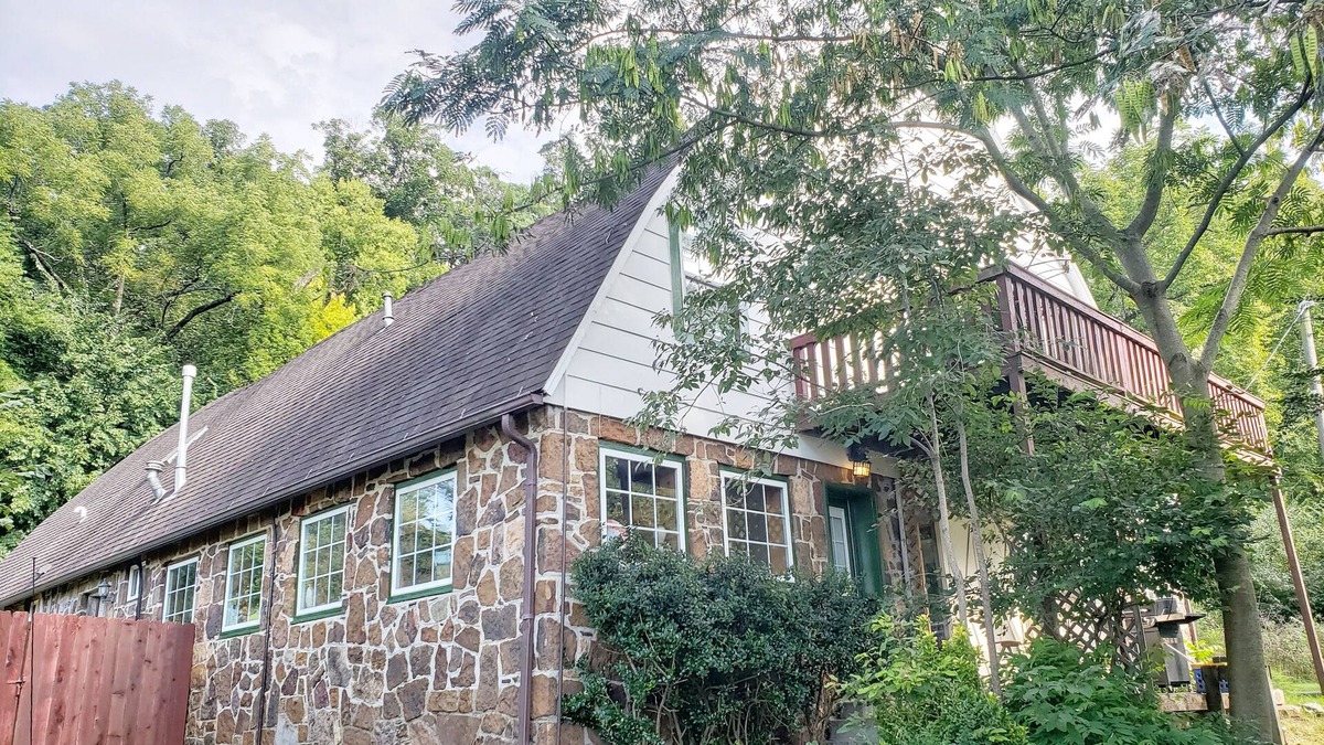West Fork House | Perfect for big groups, Former Bed and Breakfast in Charming Old Converted Barn!