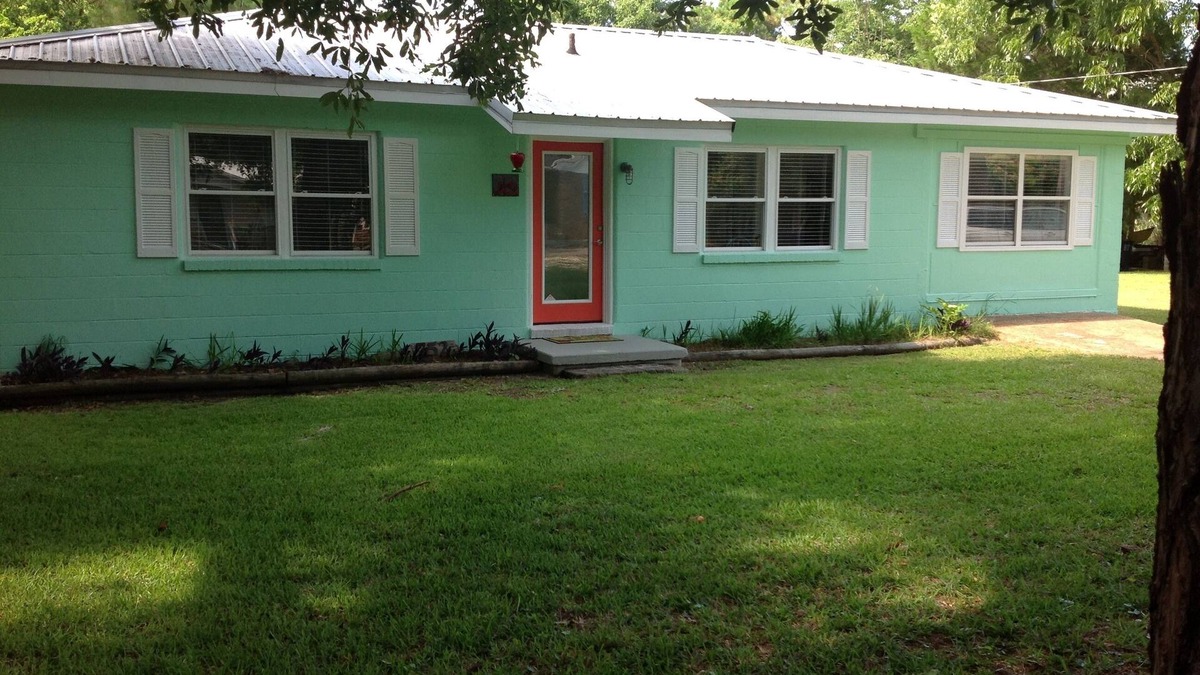 Dauphin Island Cottage | Perfect For Birdwatching! Adjacent To The Shell Mounds.