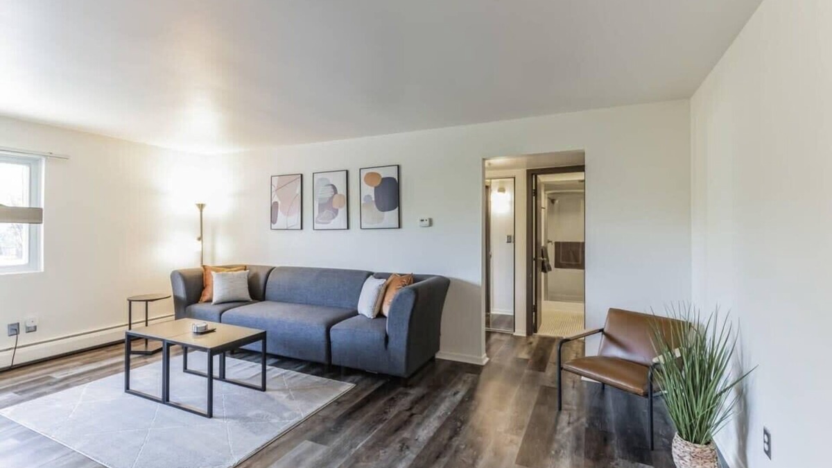 Ann Arbor Apartment | Perfect for Campus Visitors! Comfy Ann Arbor Apt