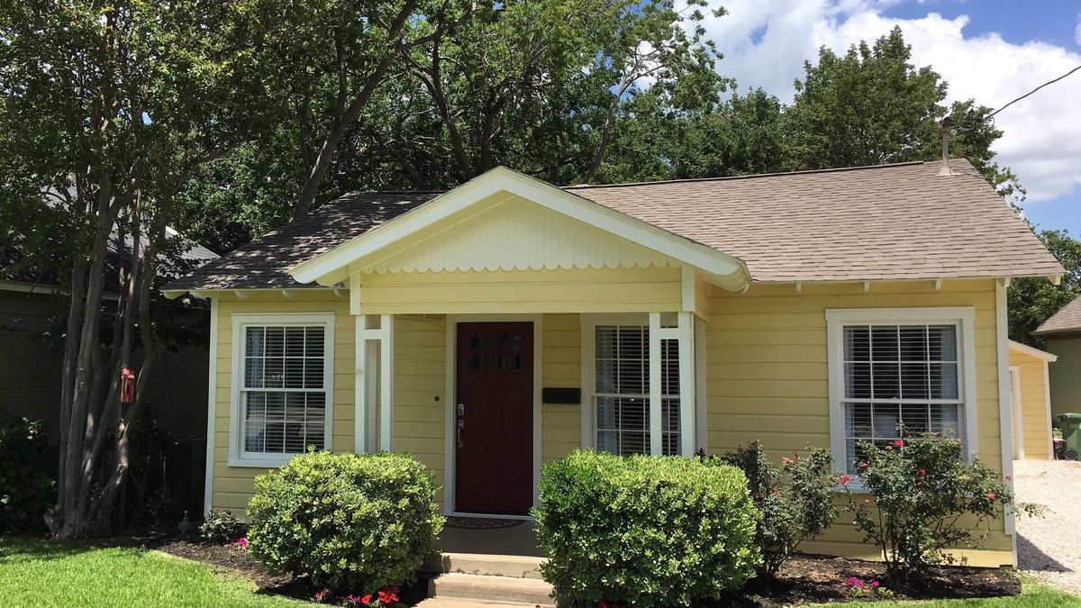 Grapevine House | Perfect for Corporate, Business or Personal Rental - 30 Day Minimum Rental