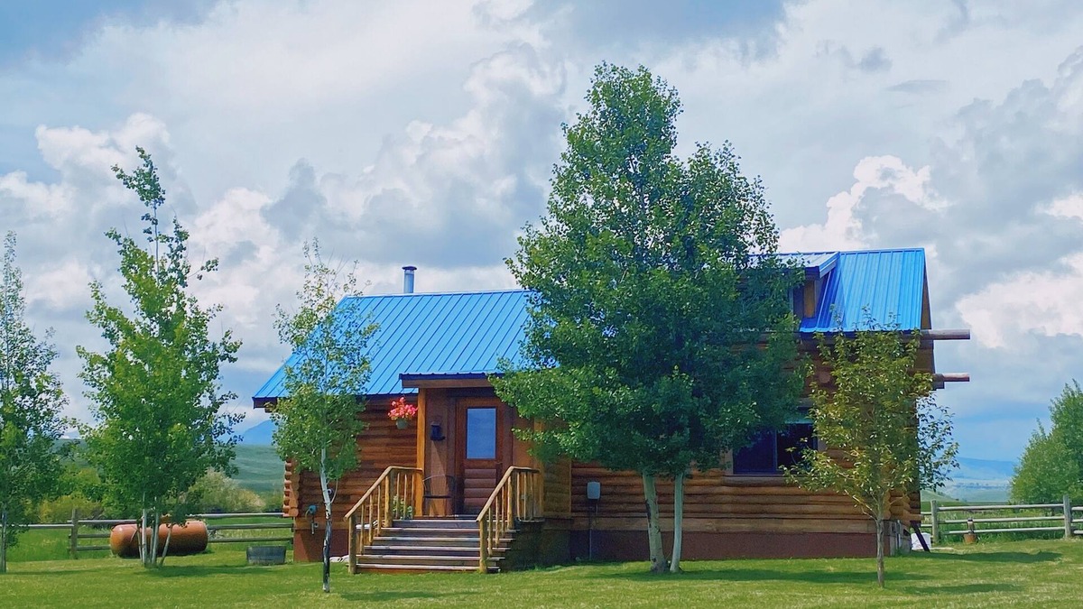 Big Timber Cabin | Perfect for Couples Or Families Up To 4 In Lovely Two Story Log Home