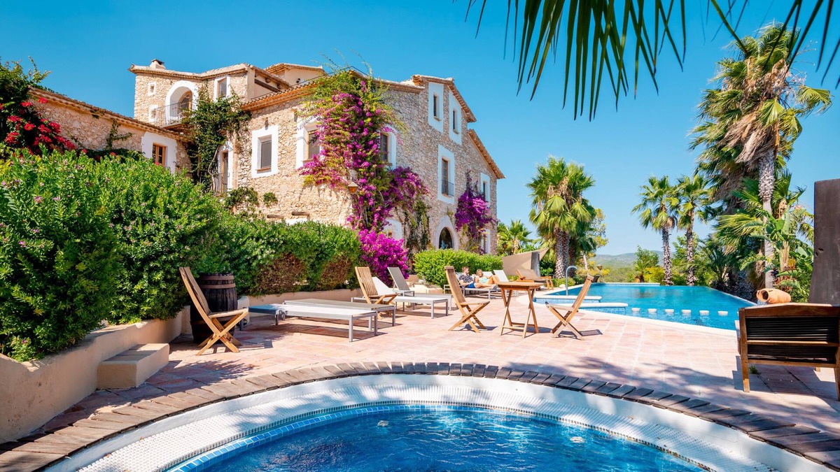 Sant Pere de Ribes House | Perfect for events and groups with sauna and infinity pool and well equipped gym