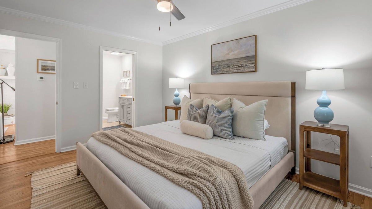 Lexington House | Perfect for Extended Stays! Luxury Townhome in Quiet Neighborhood Near UK