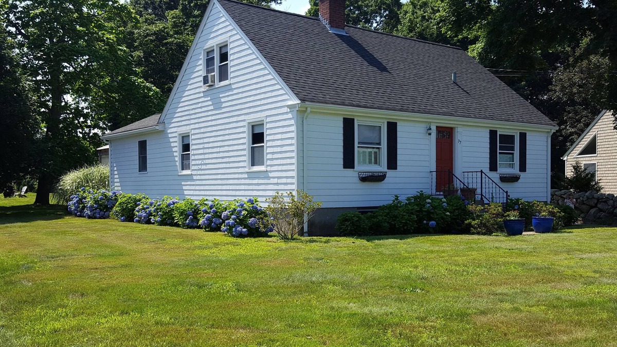Westerly Cottage | Perfect for Fall. Tidy, quiet house w/Porch. Sleeps 7