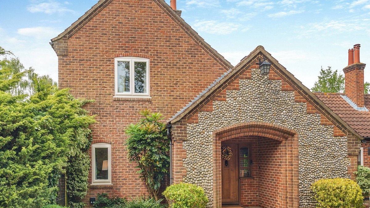 Tilney Fen End Cottage | Perfect for family and friends get togethers to enjoy coast and countryside.
