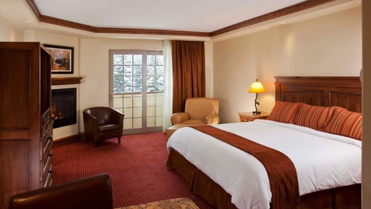Vail Hotel | Perfect for Families! 2 Modern Units, Hot tub, Parking, Near Eagle Bahn Gondola!