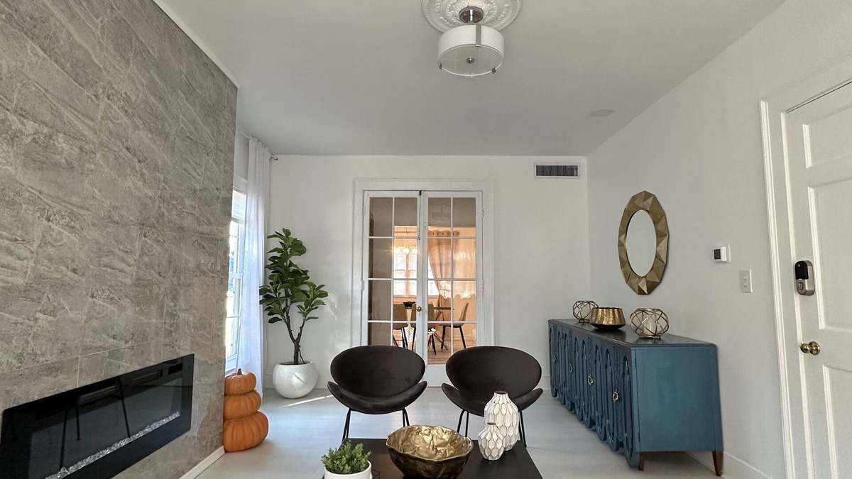 East Haven Apartment | Perfect for family/corporate, Strategic location, 2mi Yale, 2.8 mi Airport,