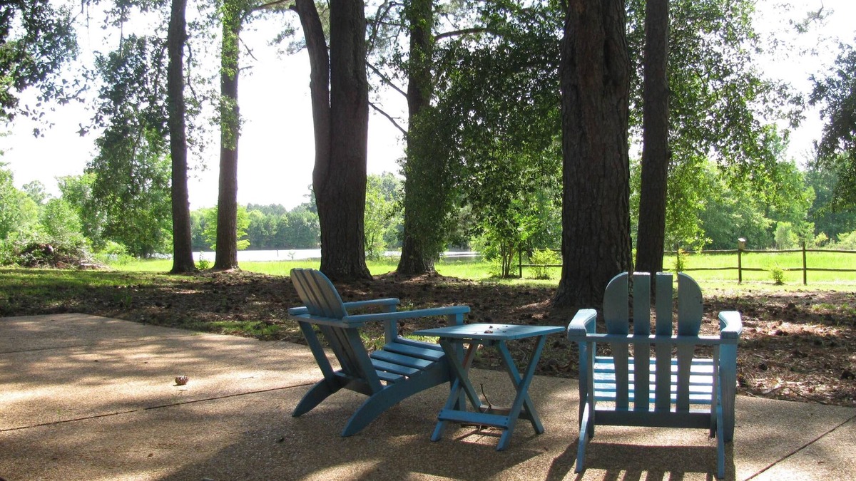 Starkville House | Perfect for Game Weekends - Rent a Football Weekend, get a third night FREE.