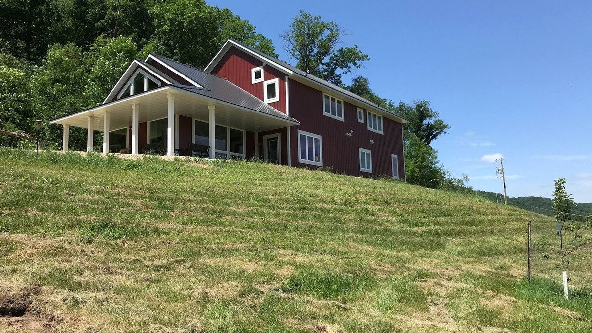 Caledonia Cabin | Perfect for groups of family and friends!
