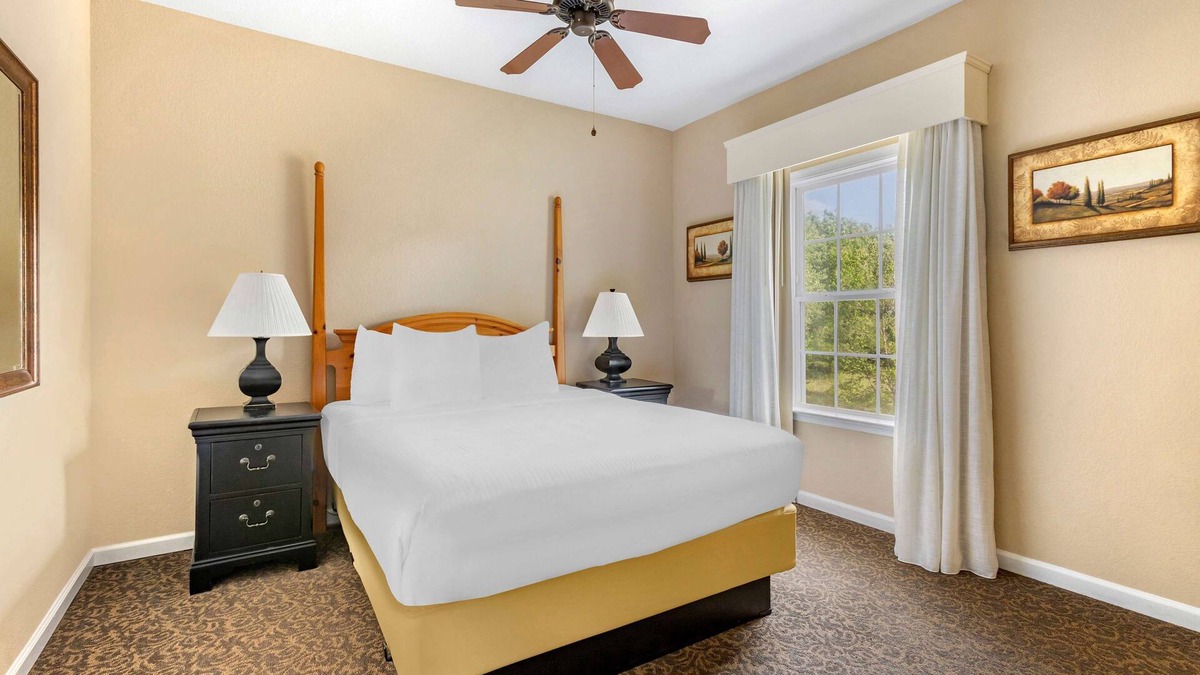 Berkeley Hotel | Perfect for Groups! 2 Units w/Full Kitchens, Seasonal Pool, Free Parking!