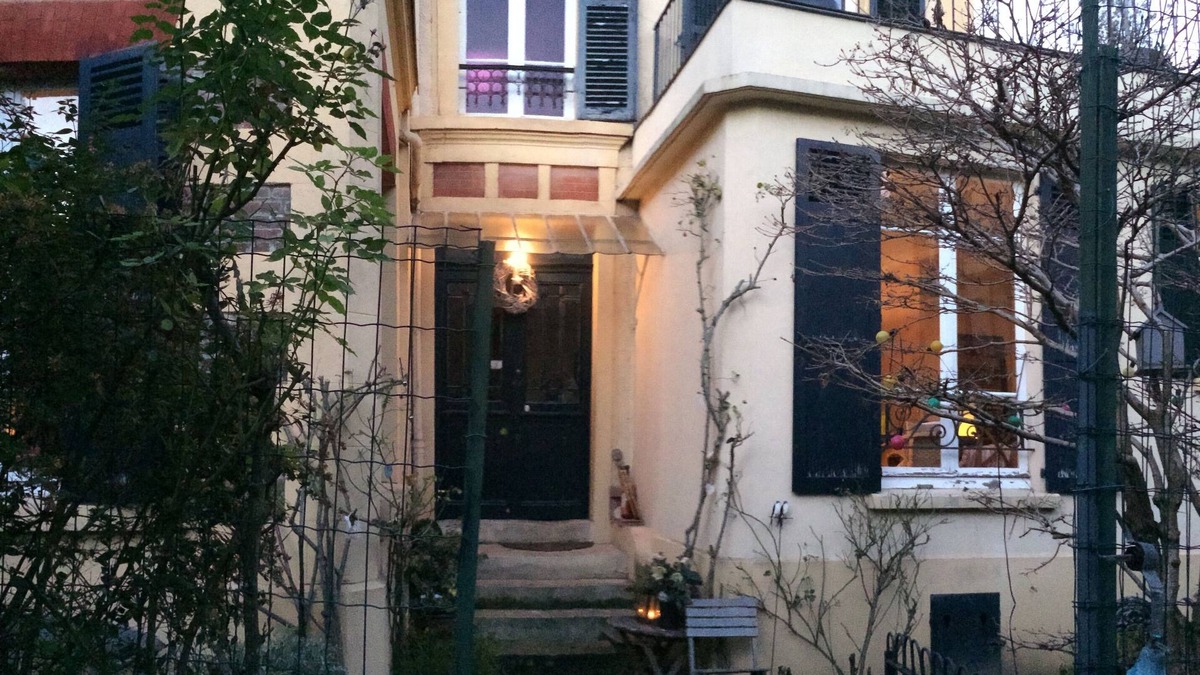 Sceaux Bed & Breakfast | Perfect for Paris 2024 Olympics! Total 3: 2 Adults and a Child/teenager