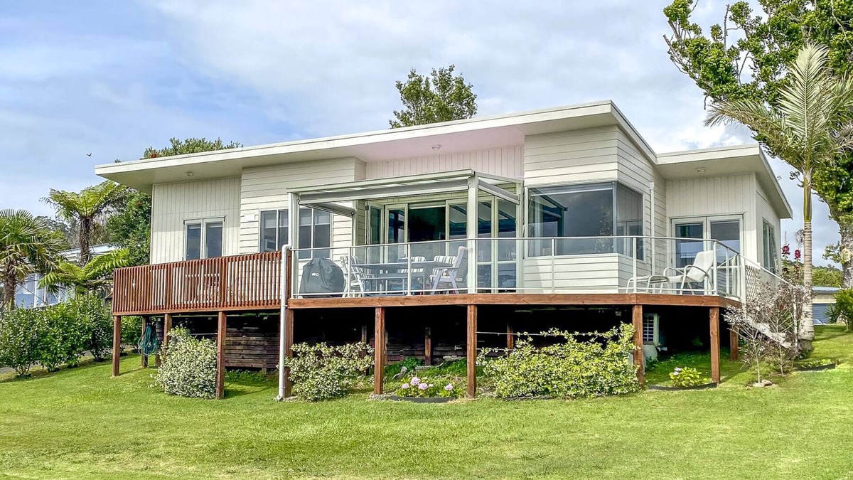 Tairua House | Perfect for the golfer or the family beach holiday
