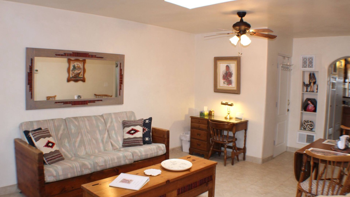 West Alameda Apartment | Perfect for Travel Nurses, Professionals or Relocation to Santa Fe!