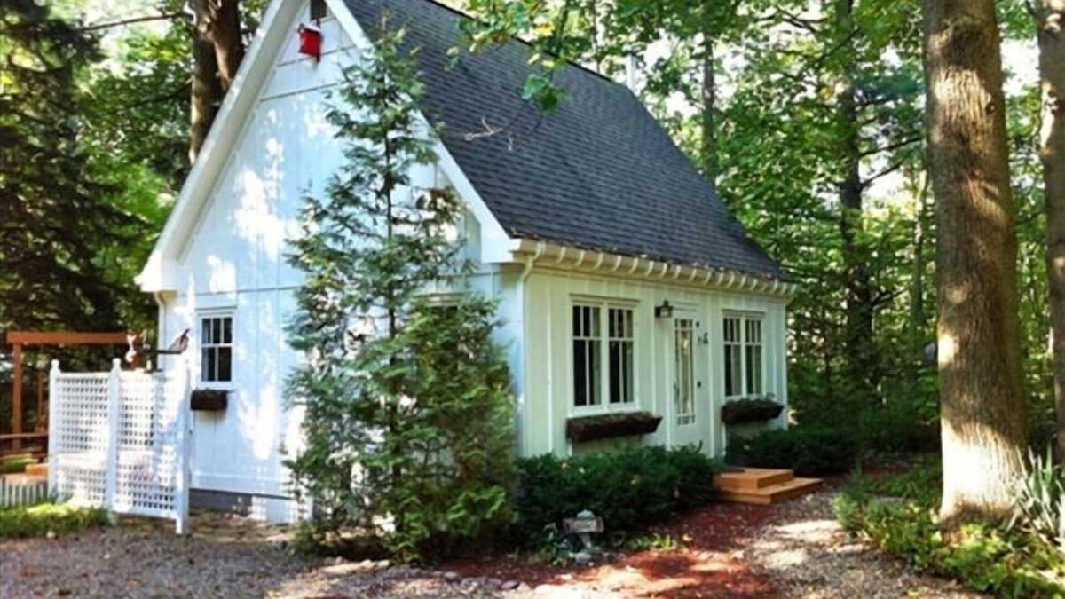 Shorewood-Tower Hills-Harbert Cottage | Perfect for Two! A little hideaway in the woods. Tiny House/Romantic Getaway