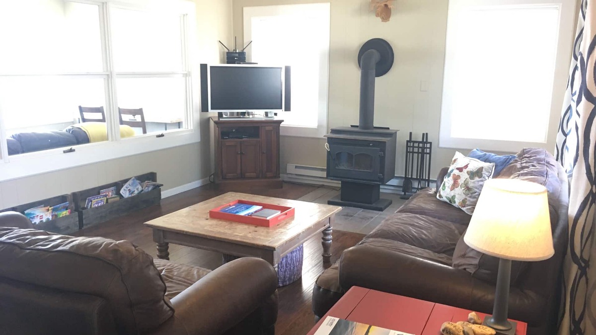 Warsaw House | Perfect for your family getaway.