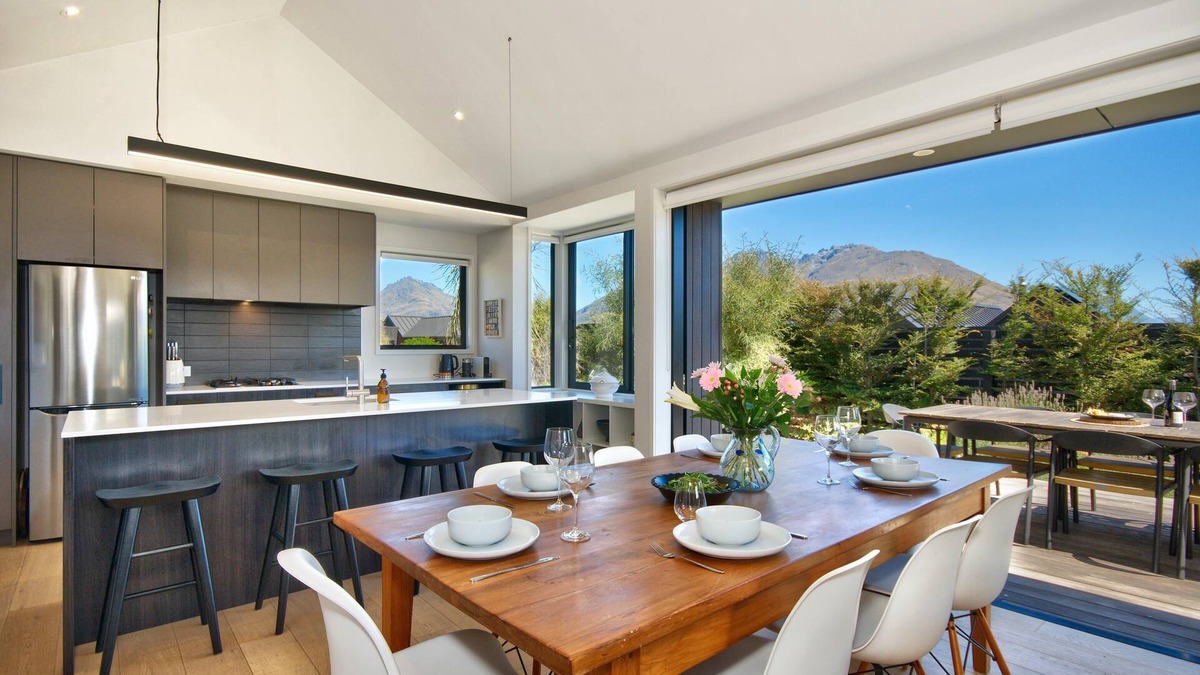 Kawarau Falls House | Perfect for your skiing & golfing holidays or getting away with the family