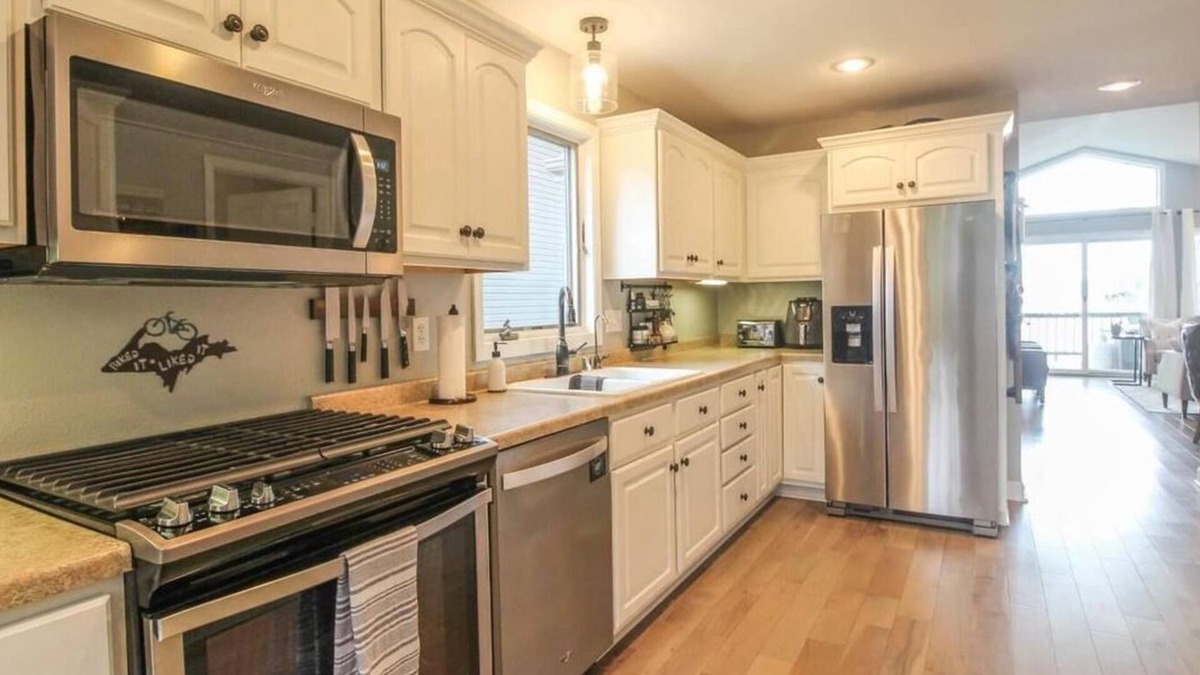 Lake Ripley House | Perfect get away Lake Ripley Lake House