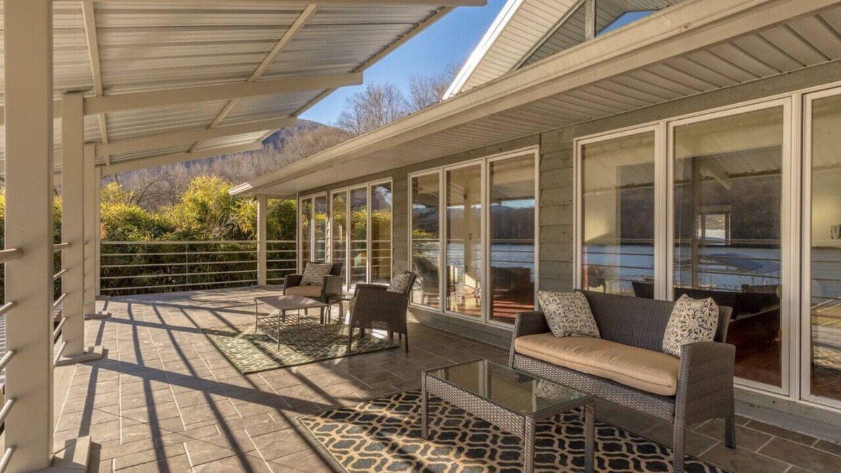 Chattanooga Apartment | Perfect Getaway on the Water Beautiful Gorge Views