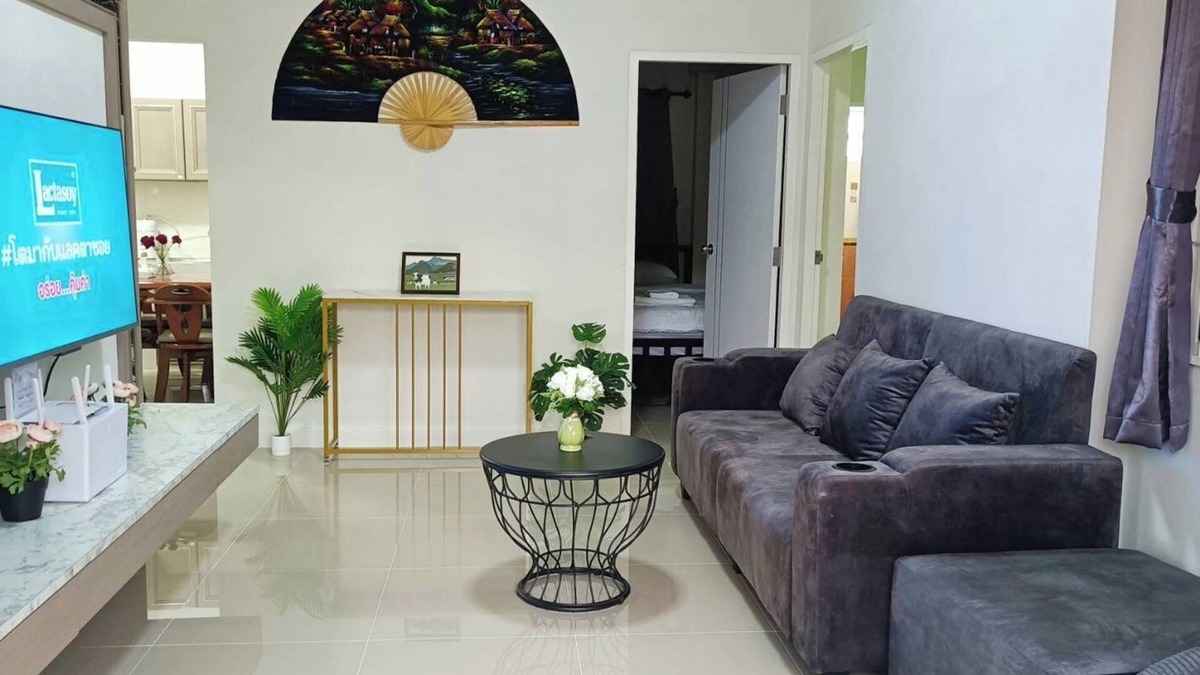 Saraphi House | Perfect Home 15 mins from airport.