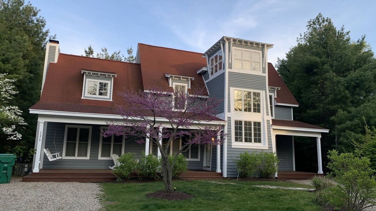 Union Pier House | Perfect Home, Private Hot Tub, Great Community Pool and Walk to Lake Michigan!