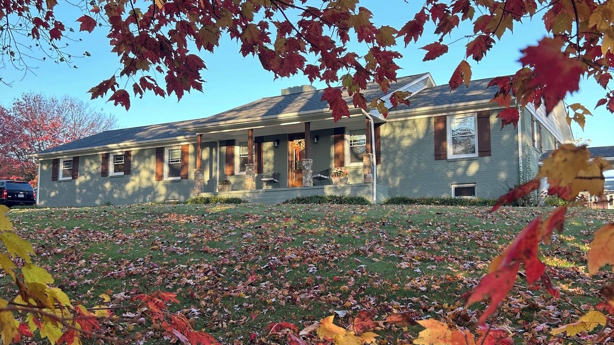 West Jefferson House | Perfect house for families, spacious, convenient location, King beds