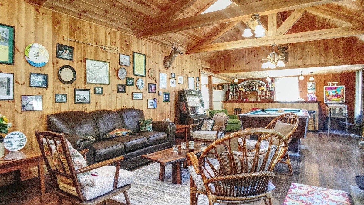 Eagles Mere House | Perfect house for entertaining and minutes from the lake & our historic village