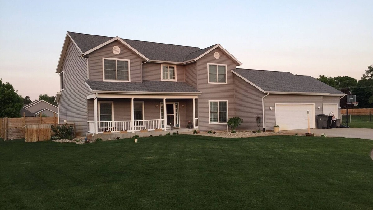 Granger House | Perfect House for GameDay! (Heated In-Ground POOL!)