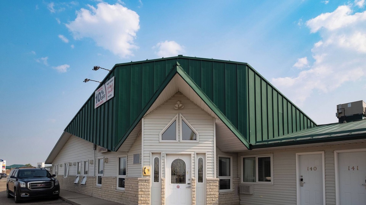 Weyburn Hotel | Perfect Inns & Suites