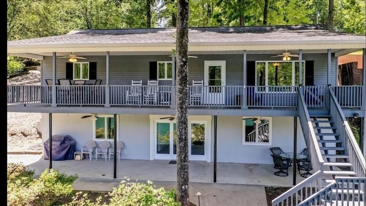 Seneca House | Perfect Keowee Getaway - Close to Clemson & Seneca