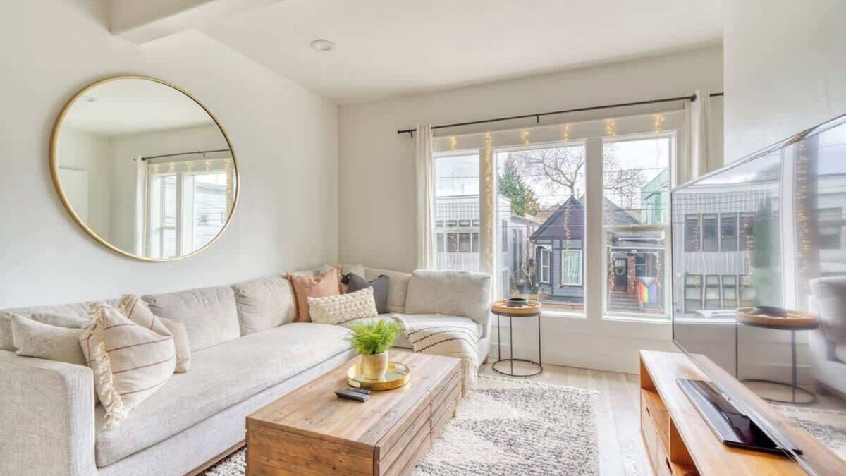 Hosford-Abernethy House | Perfect Ladd's Addition Loft ~ Breweries & Bars