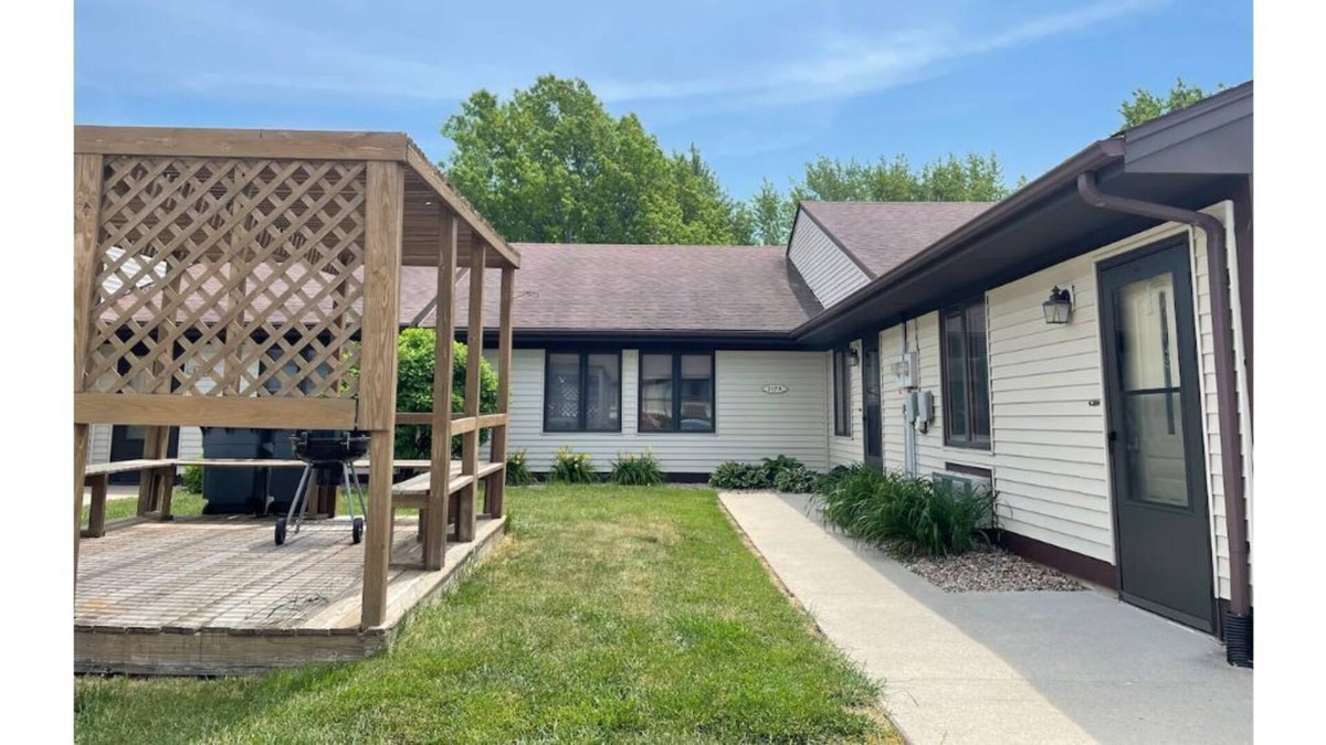 Panora Condo | Perfect Lake Panorama Getaway!
