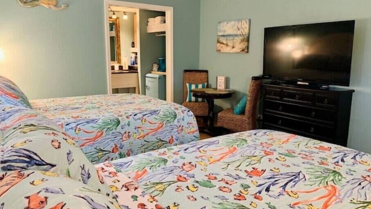Tybee Island Hotel | Perfect Location at Tybee Island!n