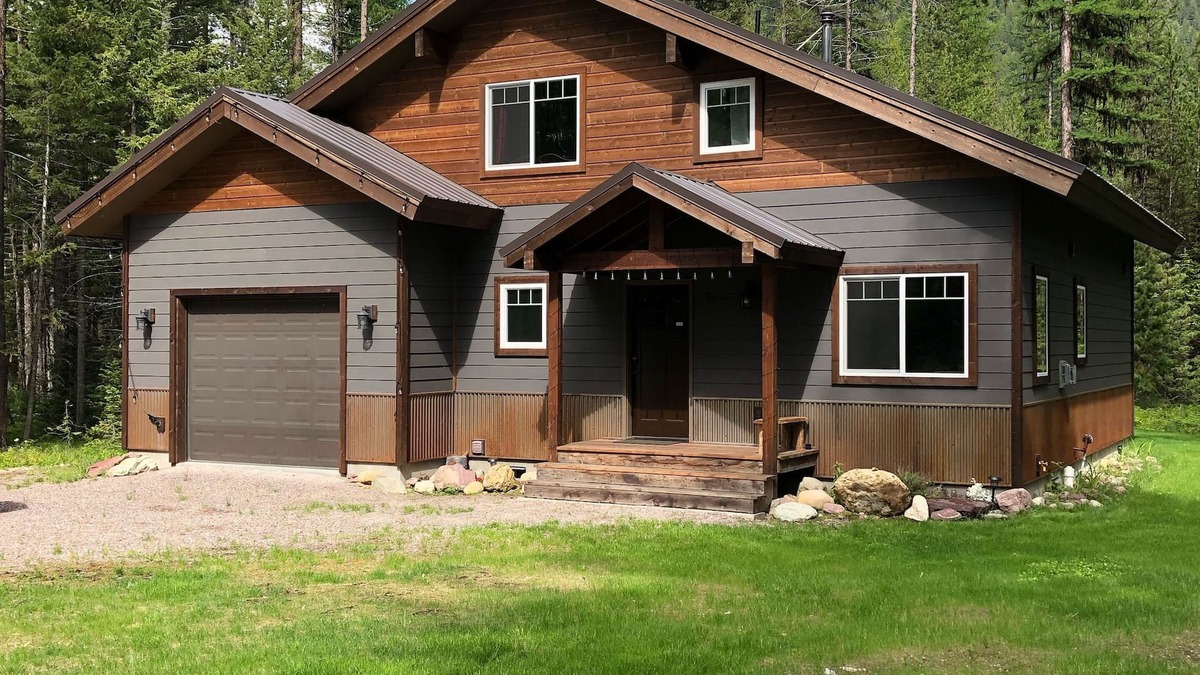 Essex House | Perfect location between West and East Glacier Park entrances and next to river!